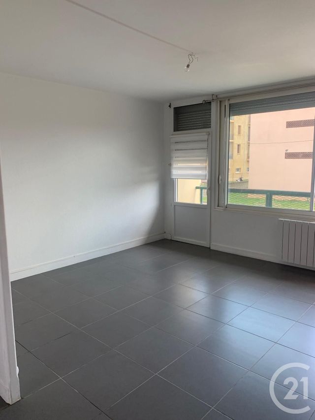 Appartement F3 &agrave; louer - 3 pi&egrave;ces - 76,49 m2 - Fleurance - 32 - MIDI-PYRENEES