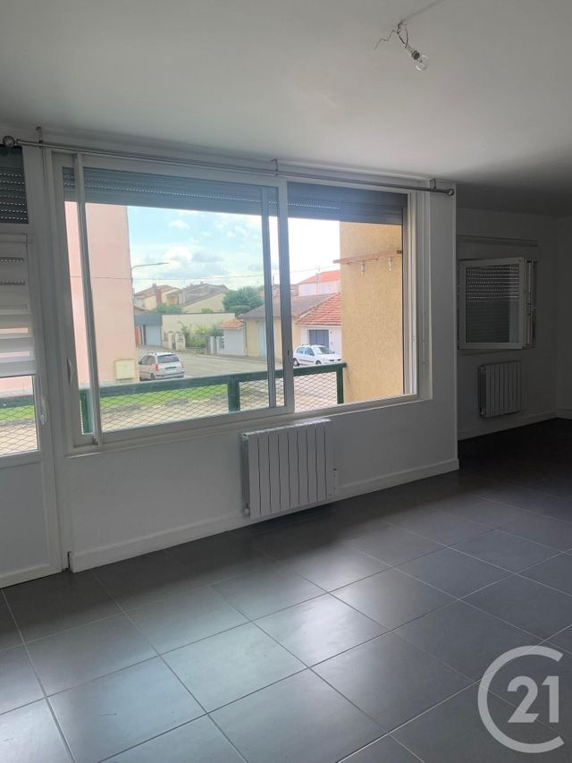 Appartement F3 &agrave; louer - 3 pi&egrave;ces - 76,49 m2 - Fleurance - 32 - MIDI-PYRENEES