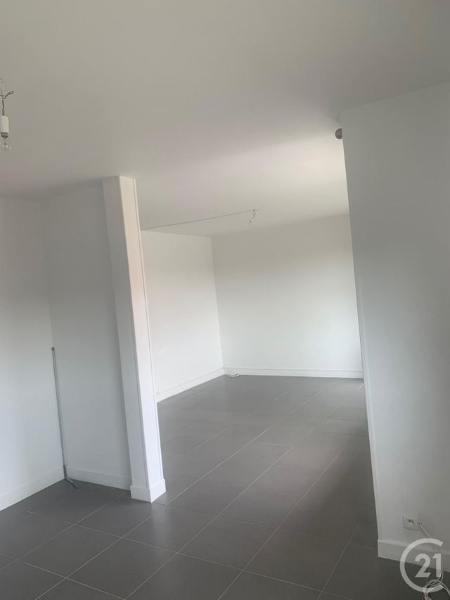 Appartement F3 &agrave; louer - 3 pi&egrave;ces - 76,49 m2 - Fleurance - 32 - MIDI-PYRENEES