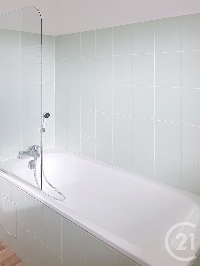 Appartement F3 &agrave; louer - 3 pi&egrave;ces - 76,92 m2 - Fleurance - 32 - MIDI-PYRENEES