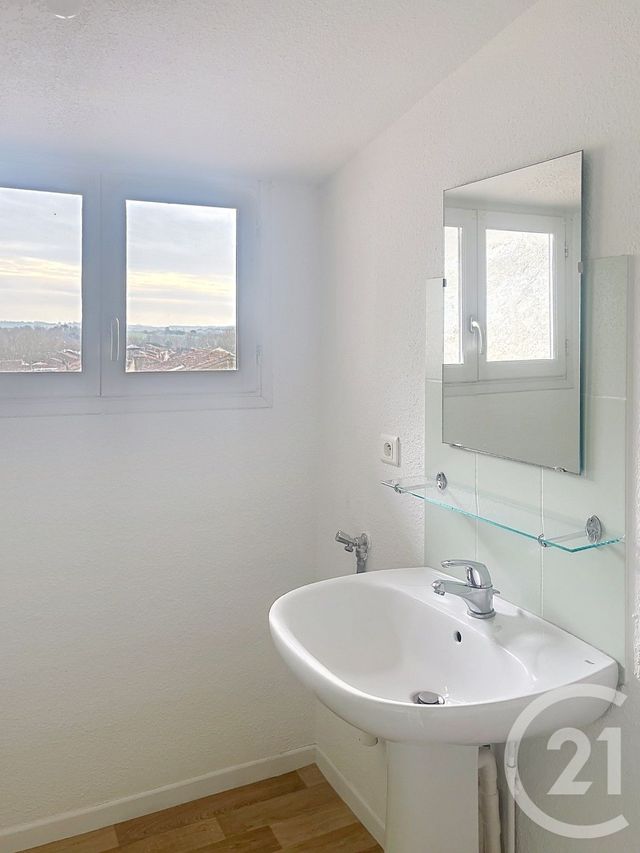 Appartement F3 &agrave; louer - 3 pi&egrave;ces - 76,92 m2 - Fleurance - 32 - MIDI-PYRENEES