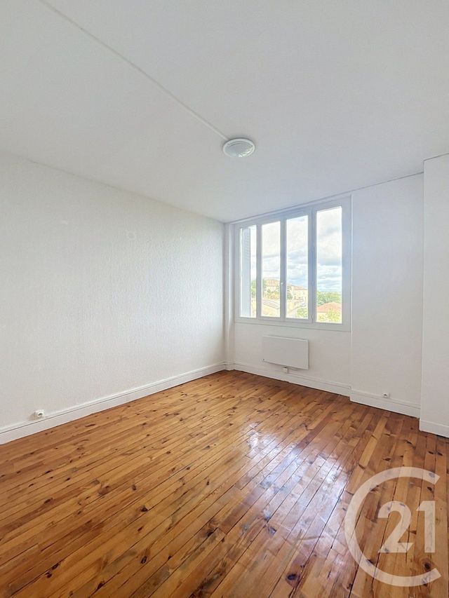 Appartement F5 &agrave; louer - 4 pi&egrave;ces - 87,46 m2 - St Clar - 32 - MIDI-PYRENEES